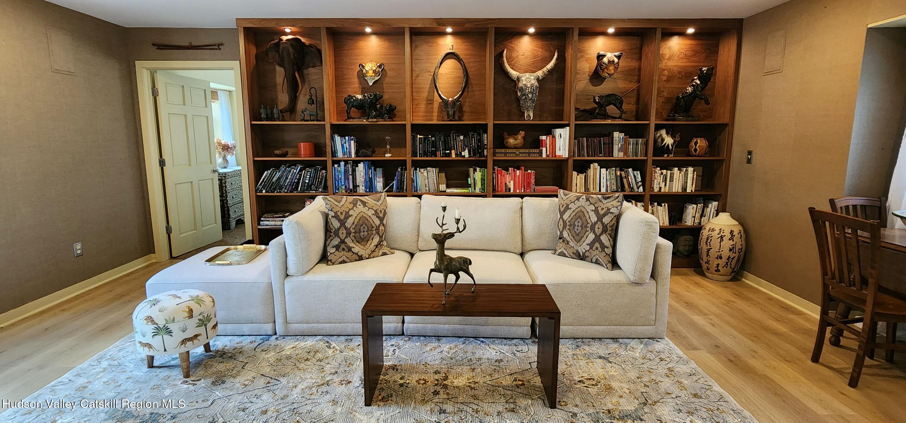 100 Greymouse Road Road