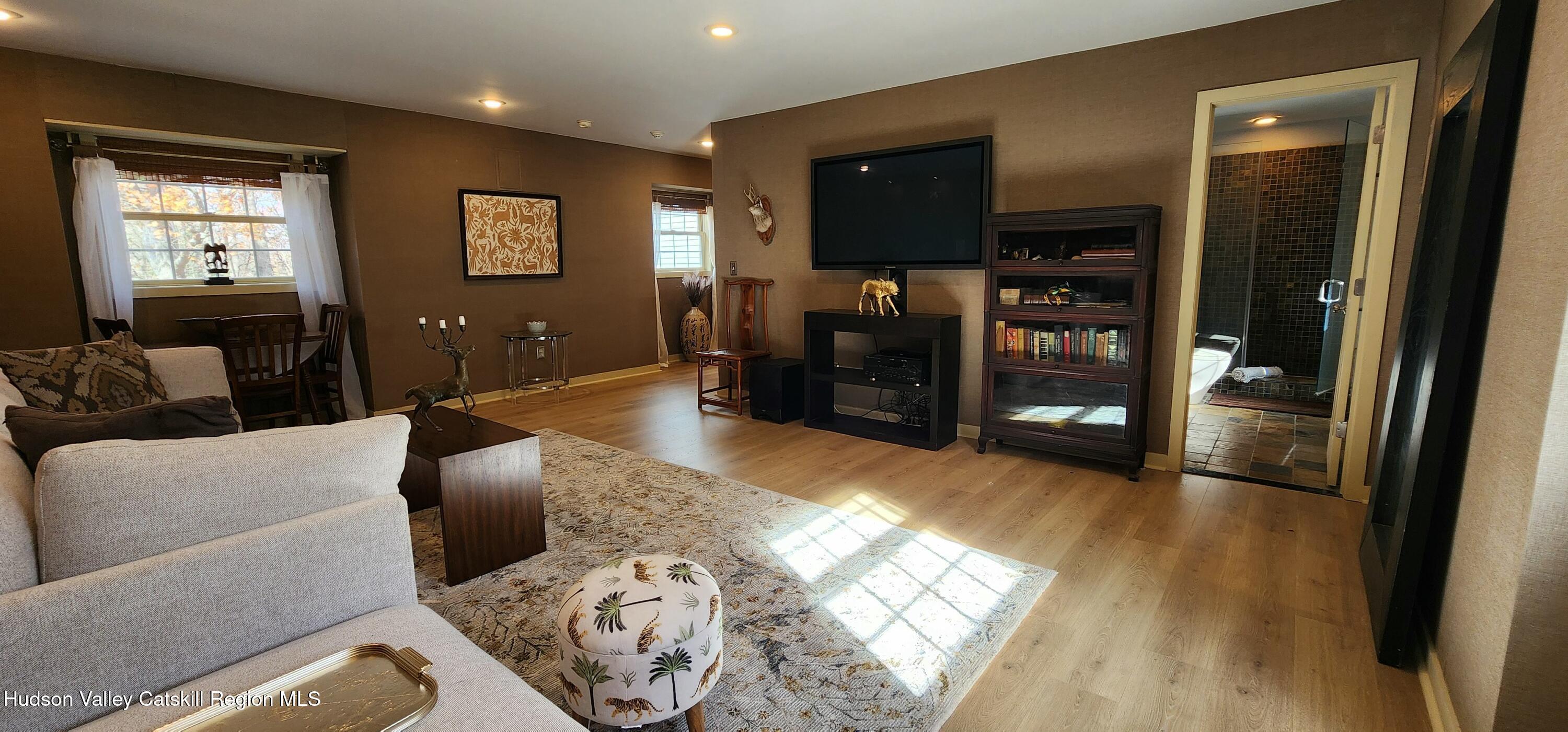 100 Greymouse Road Road