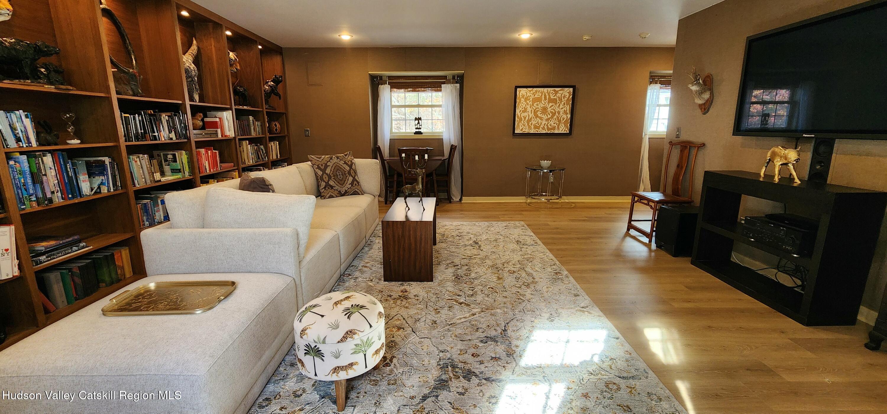 100 Greymouse Road Road