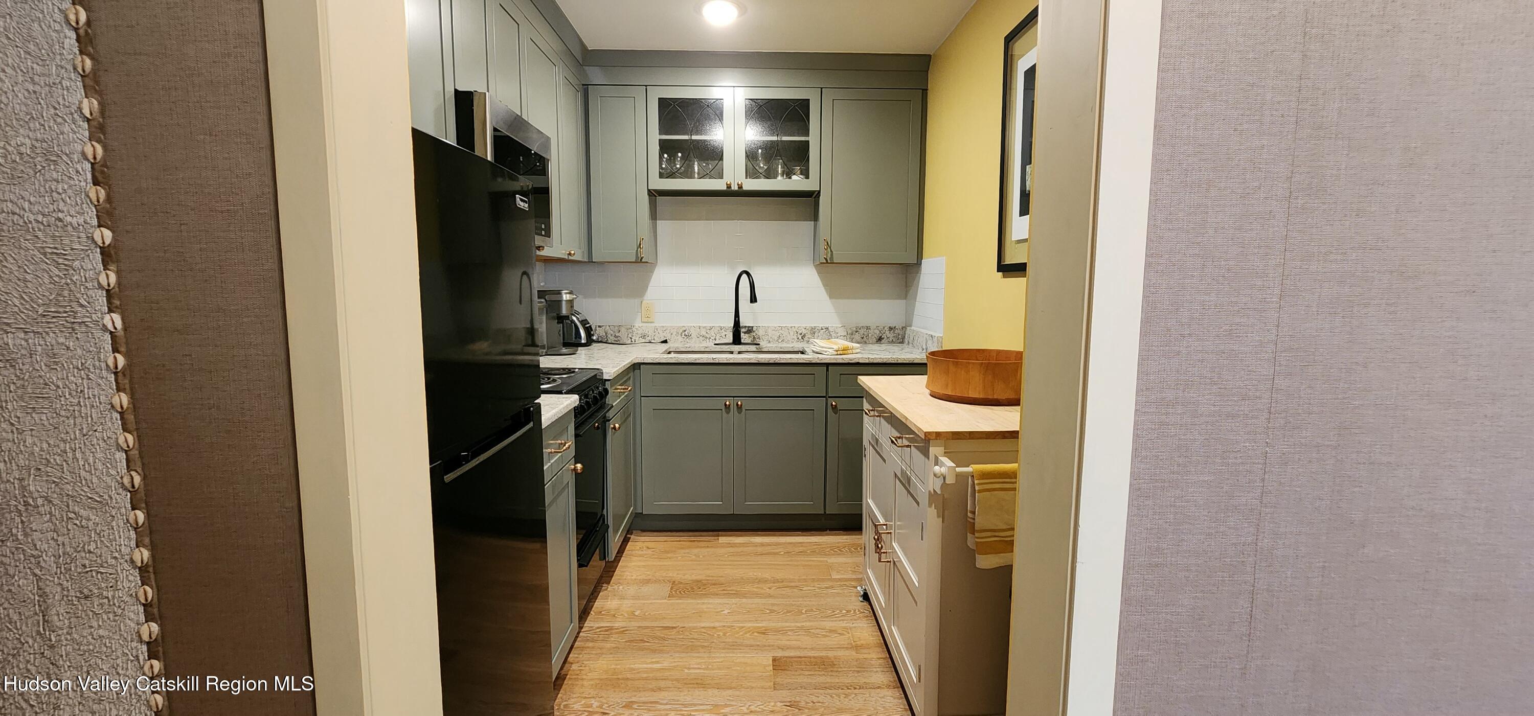 100 Greymouse Road Road