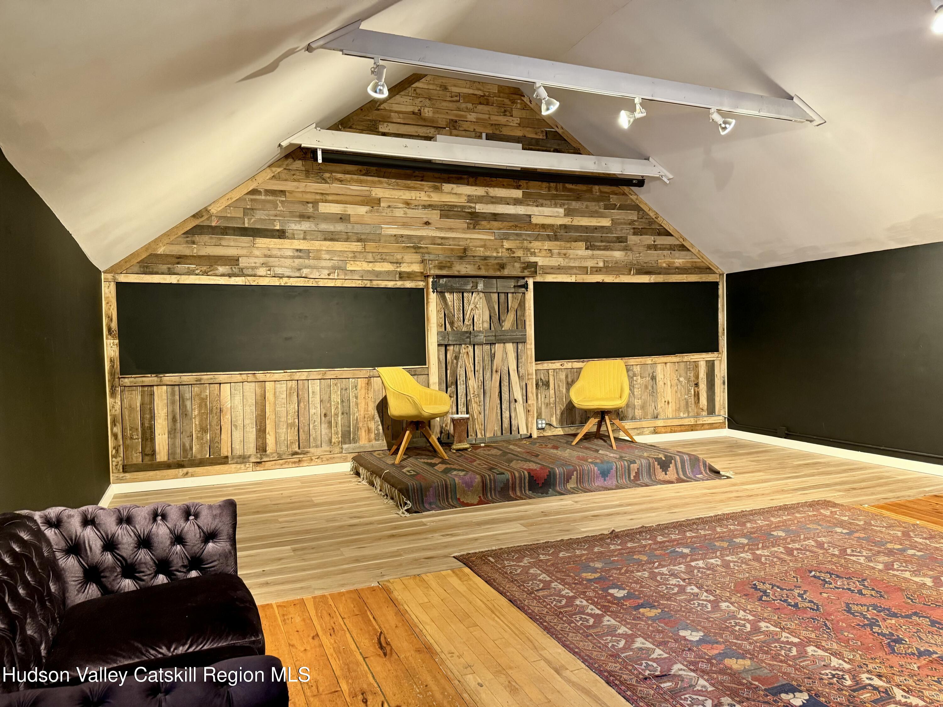 59 Tinker Street, Lrg Rm