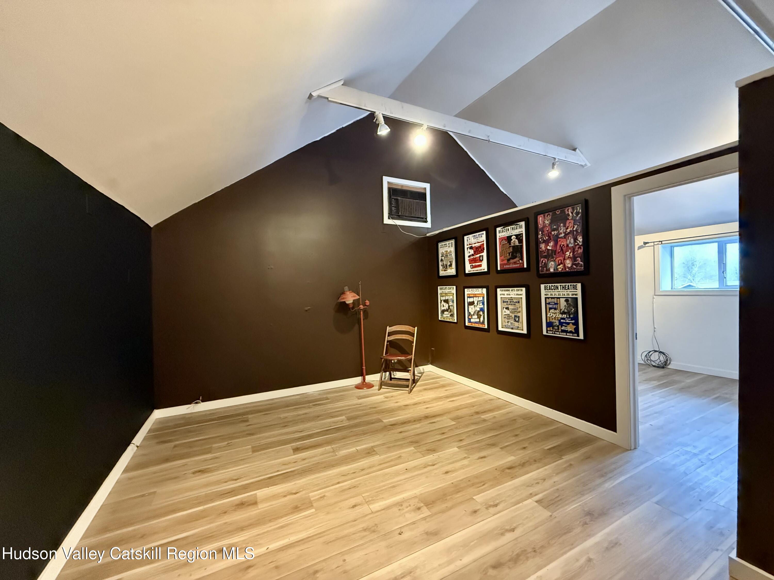 59 Tinker Street, Lrg Rm