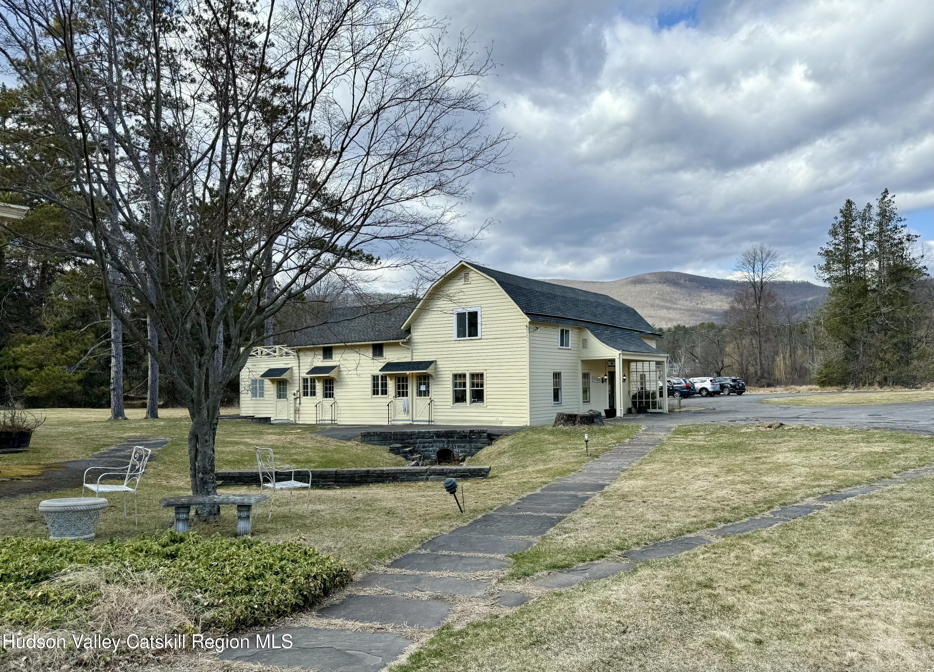 100 Tinker Street, A
