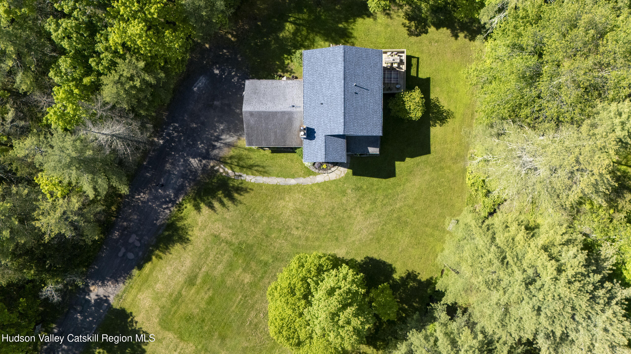 1531 Glasco Turnpike