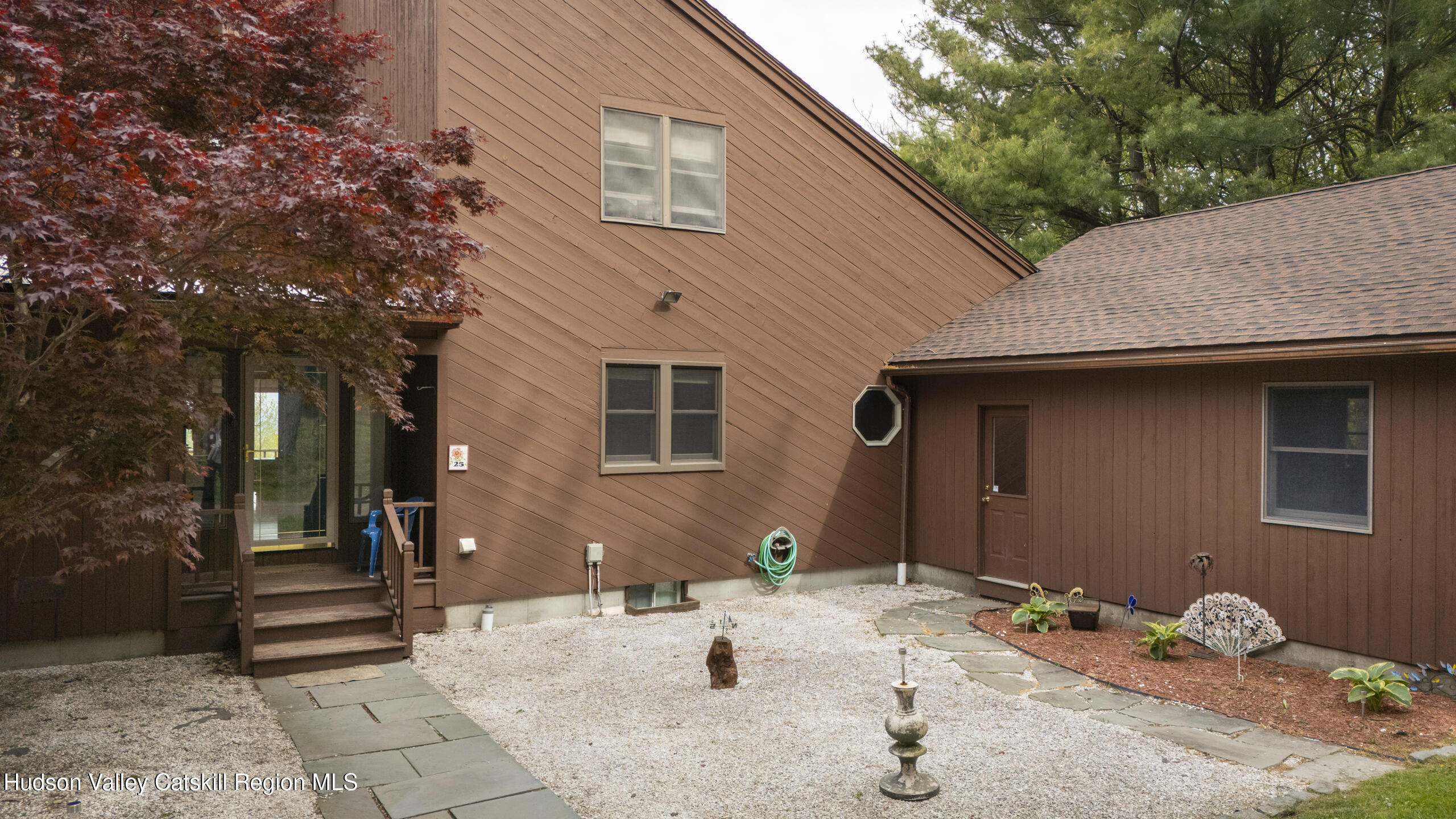 25 Ridge Road