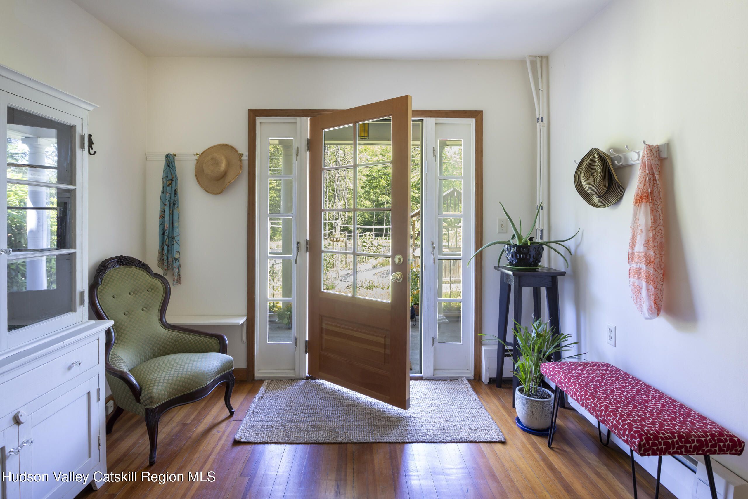 1807 Glasco Turnpike