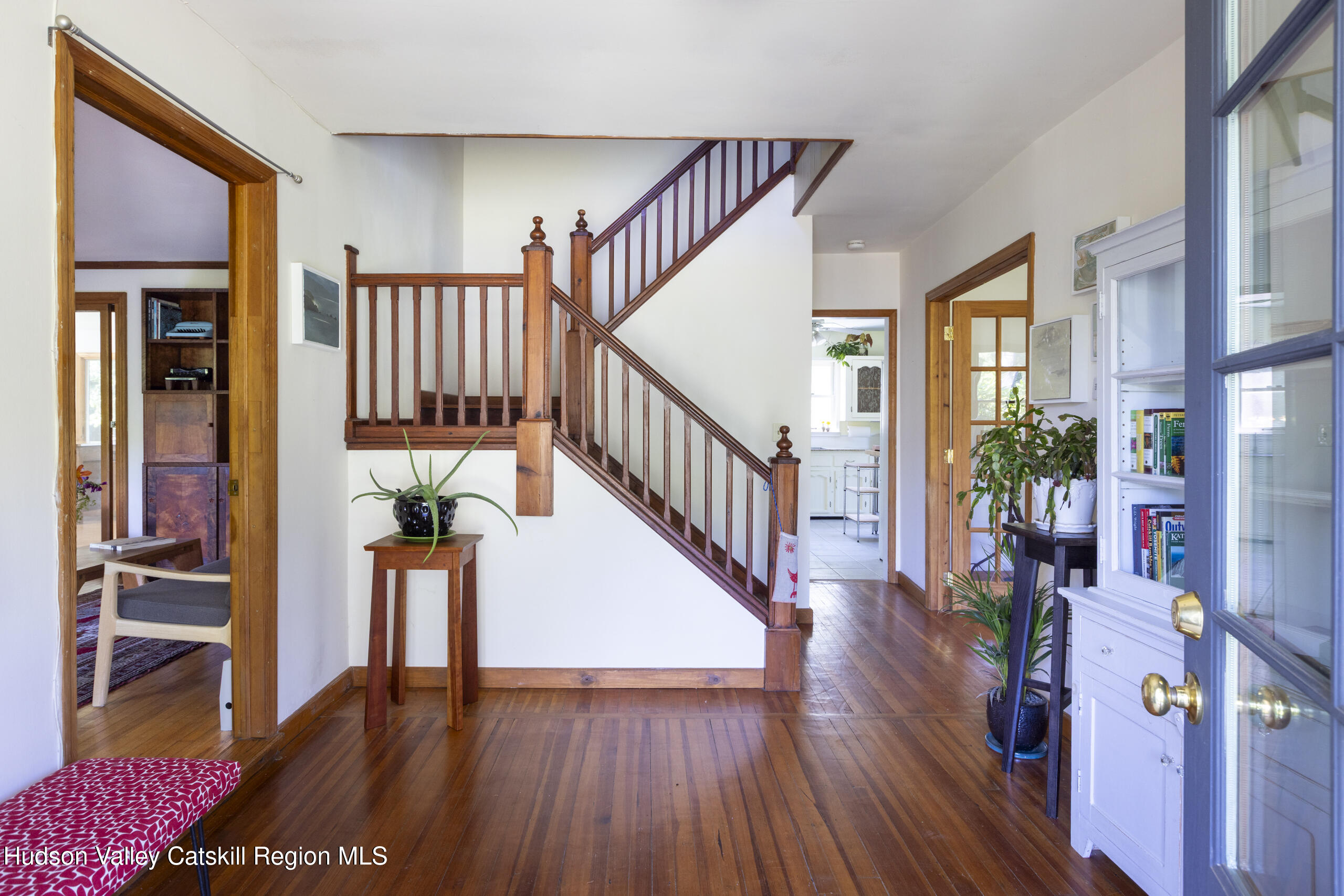 1807 Glasco Turnpike