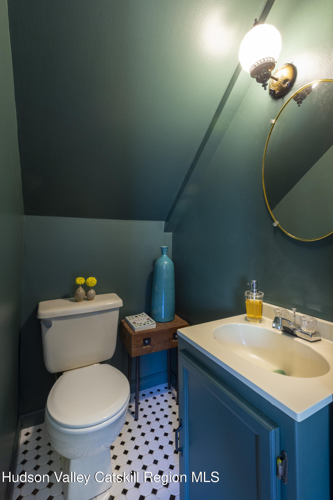 1807 Glasco Turnpike