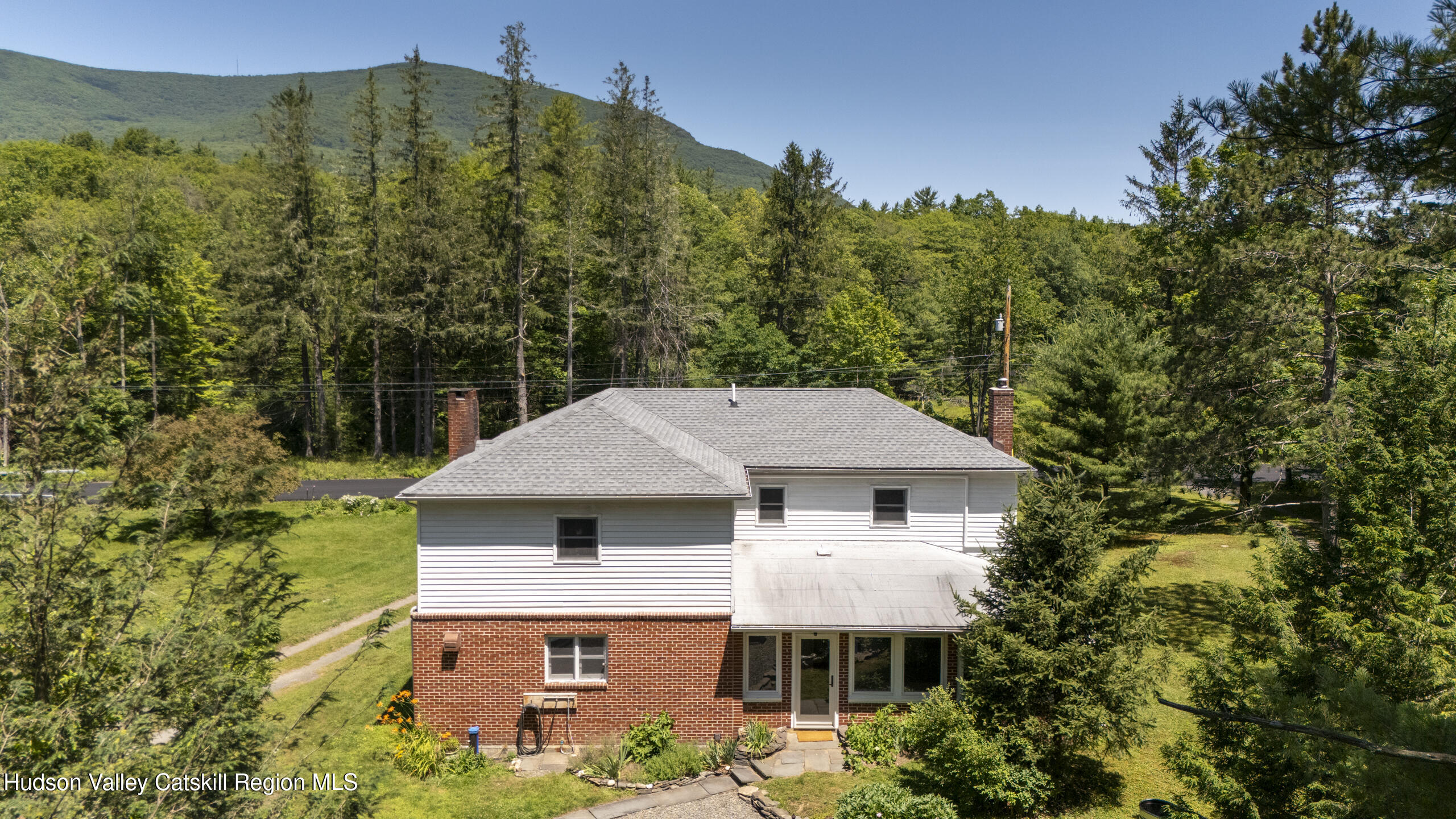 1807 Glasco Turnpike