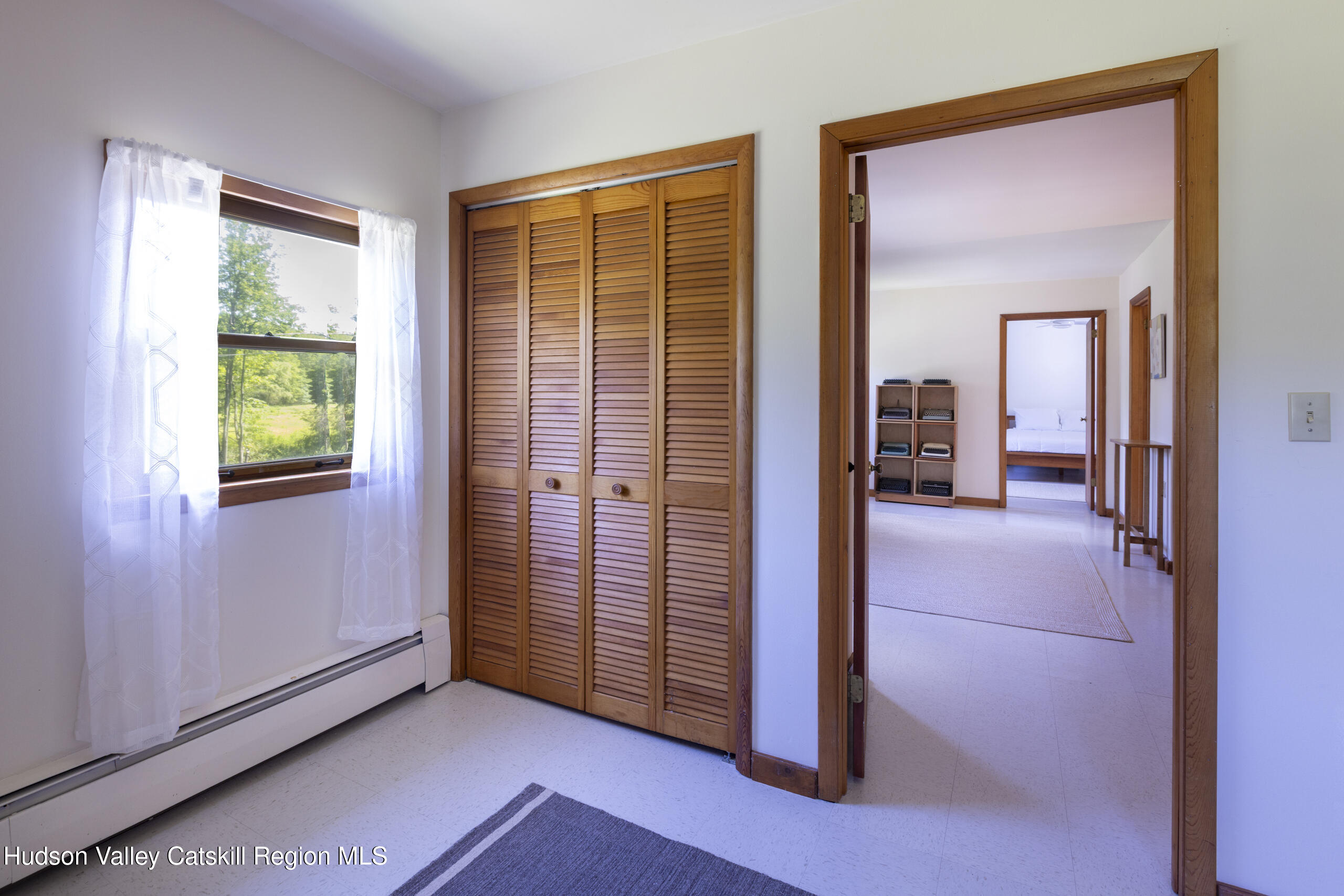 1807 Glasco Turnpike