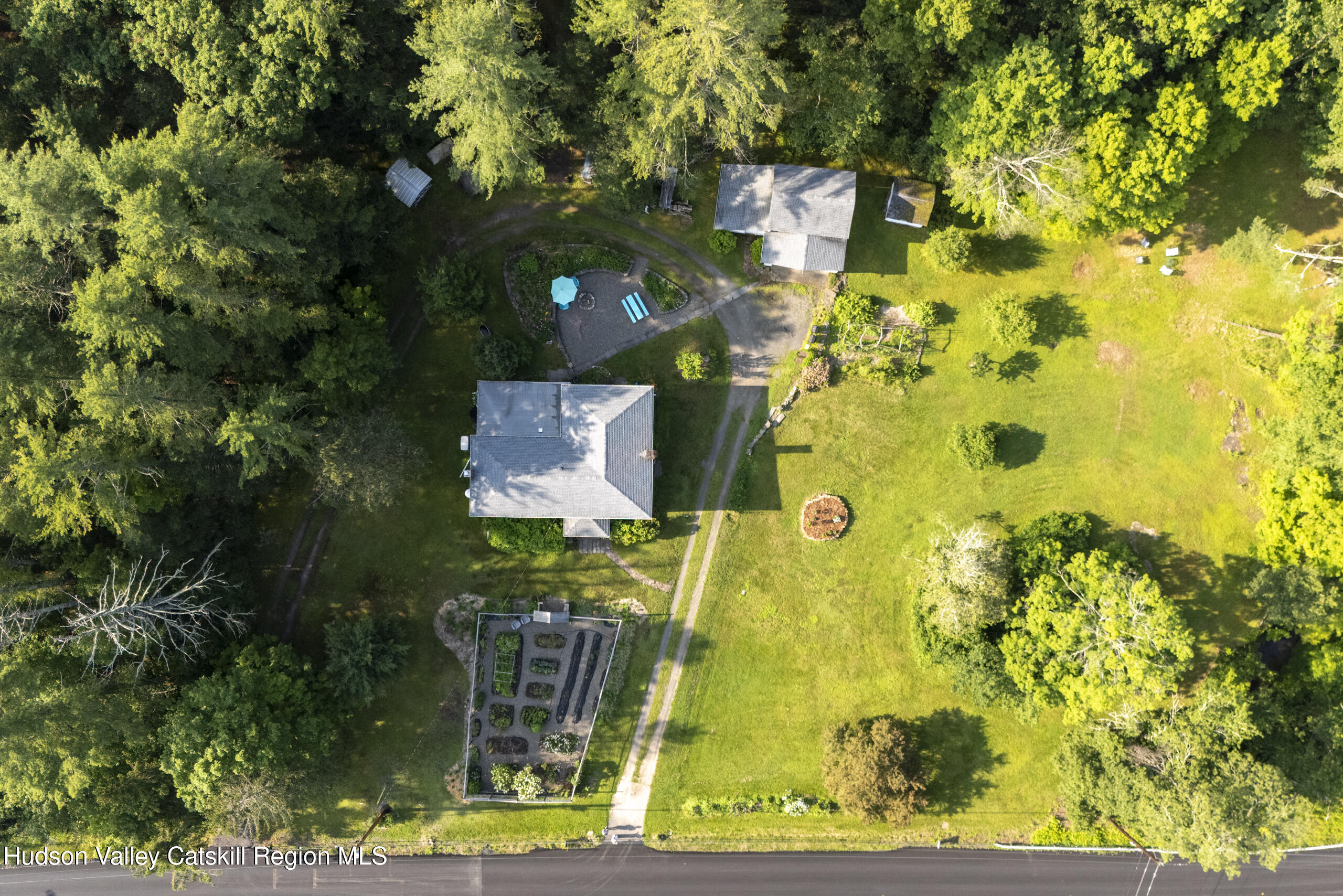 1807 Glasco Turnpike