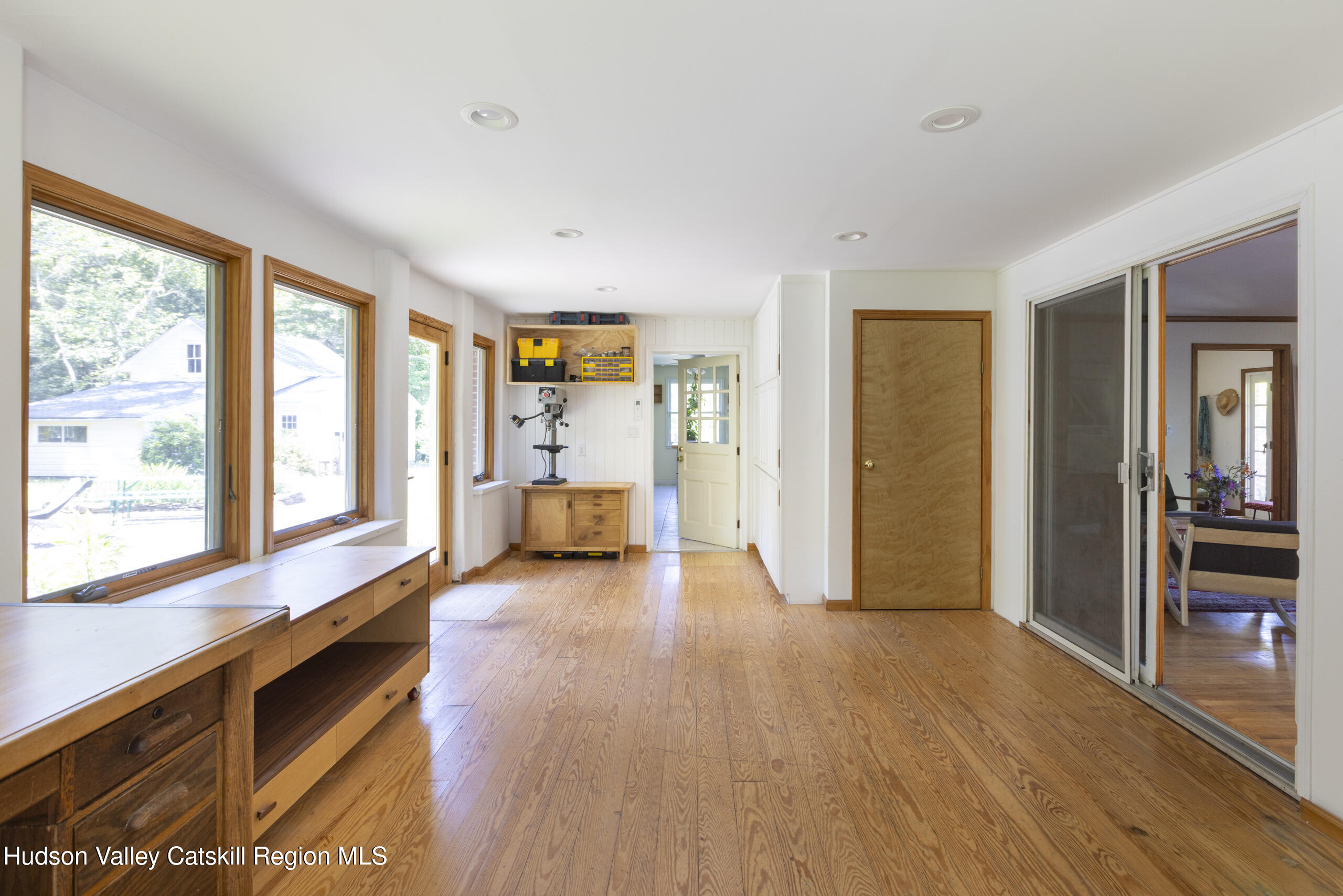 1807 Glasco Turnpike