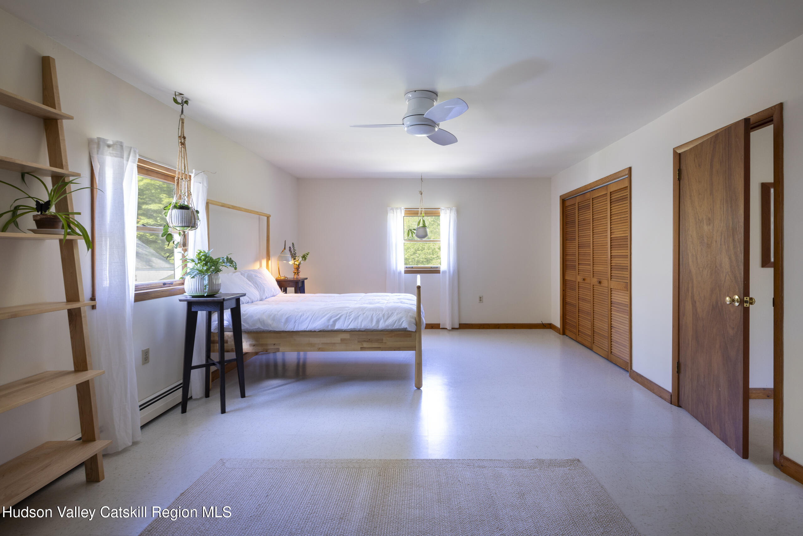 1807 Glasco Turnpike