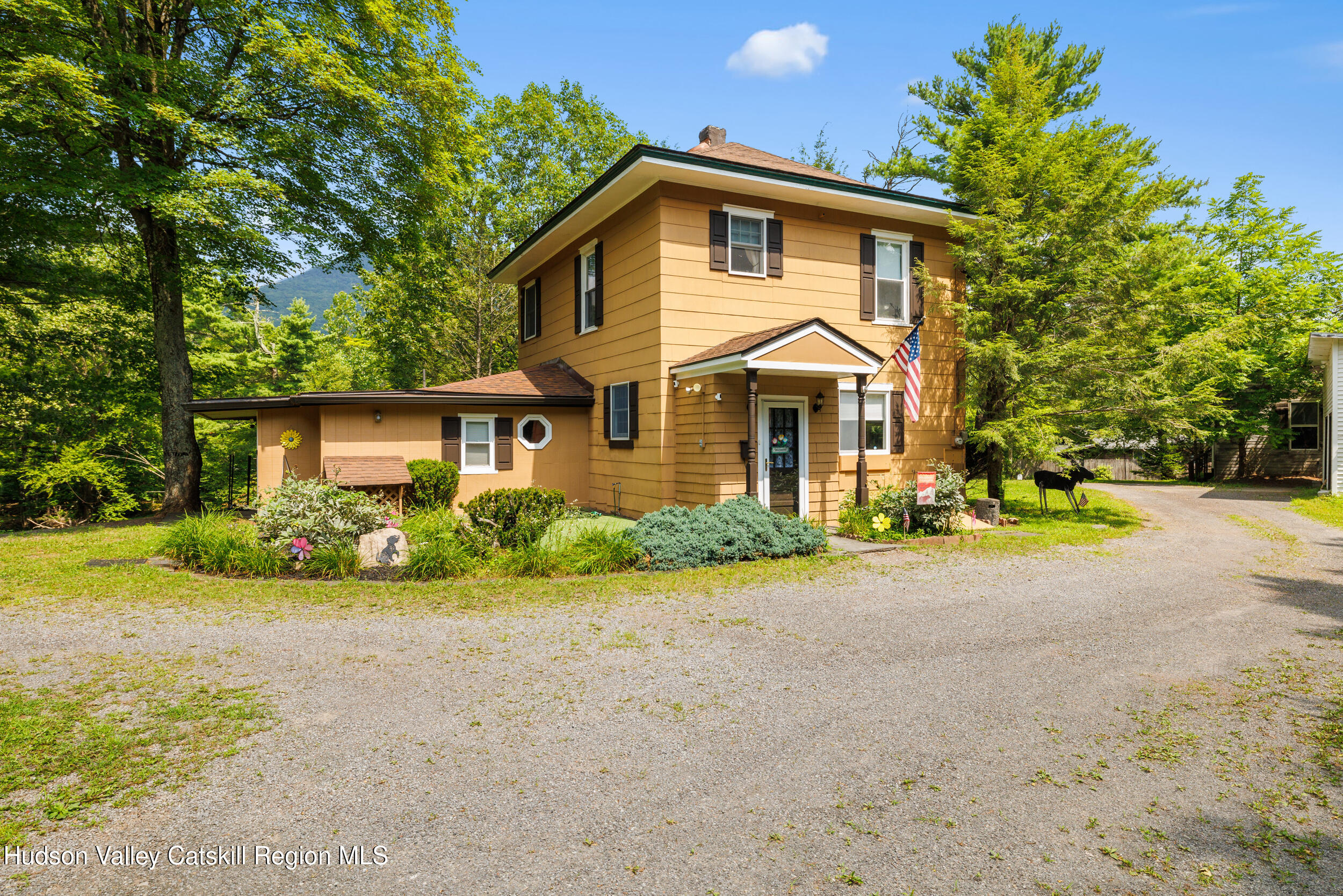 427 West Saugerties Road