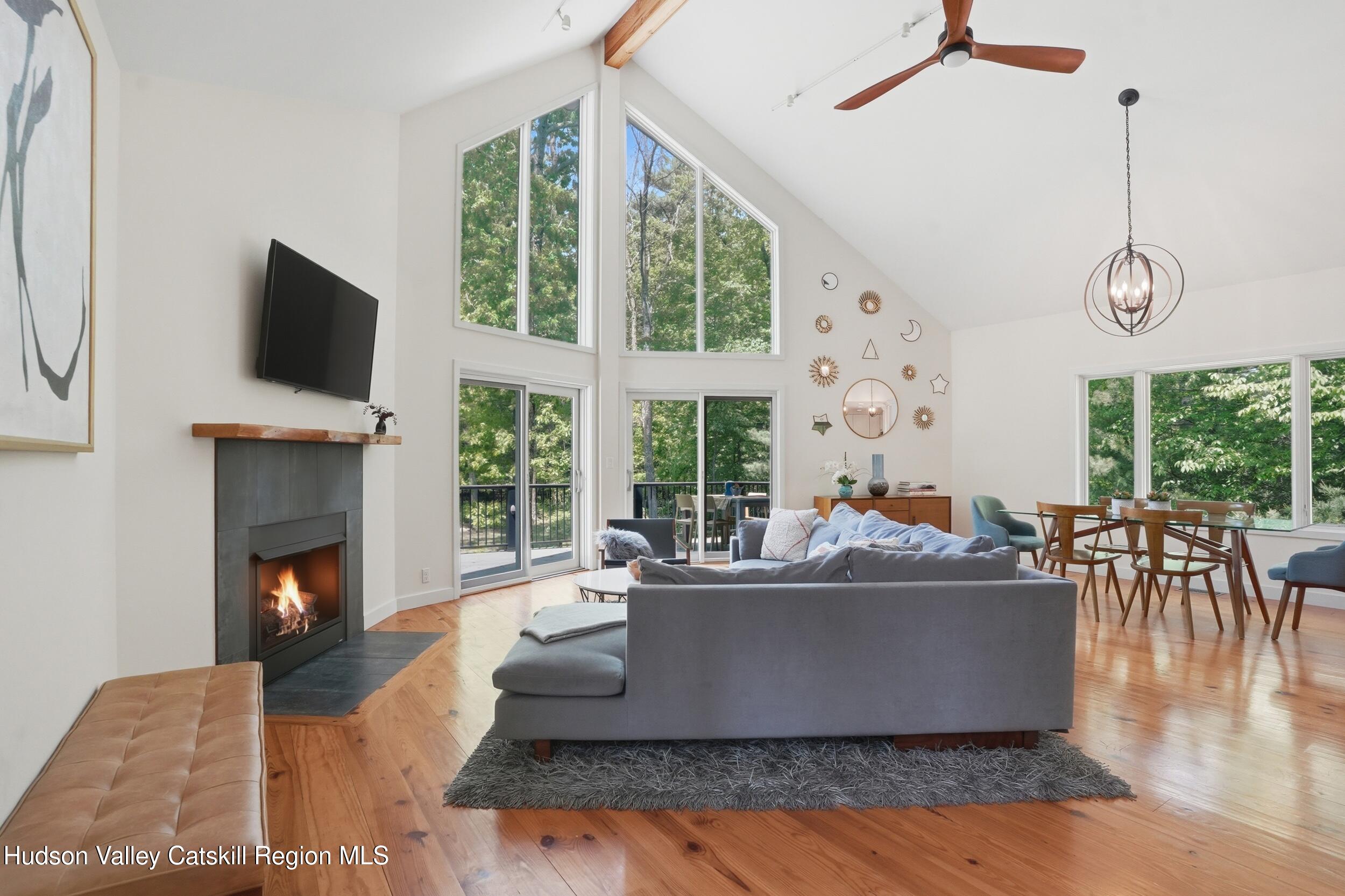 21 Woodland Lane