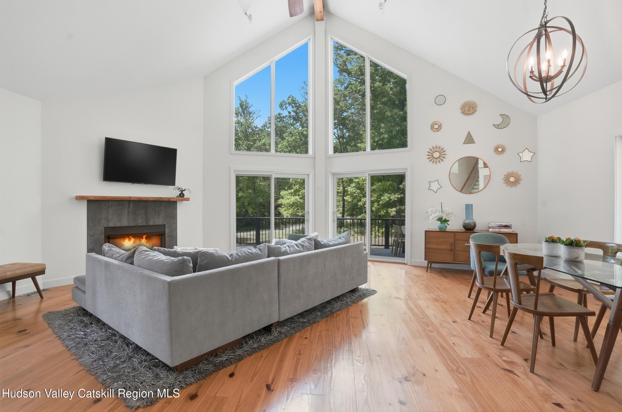 21 Woodland Lane