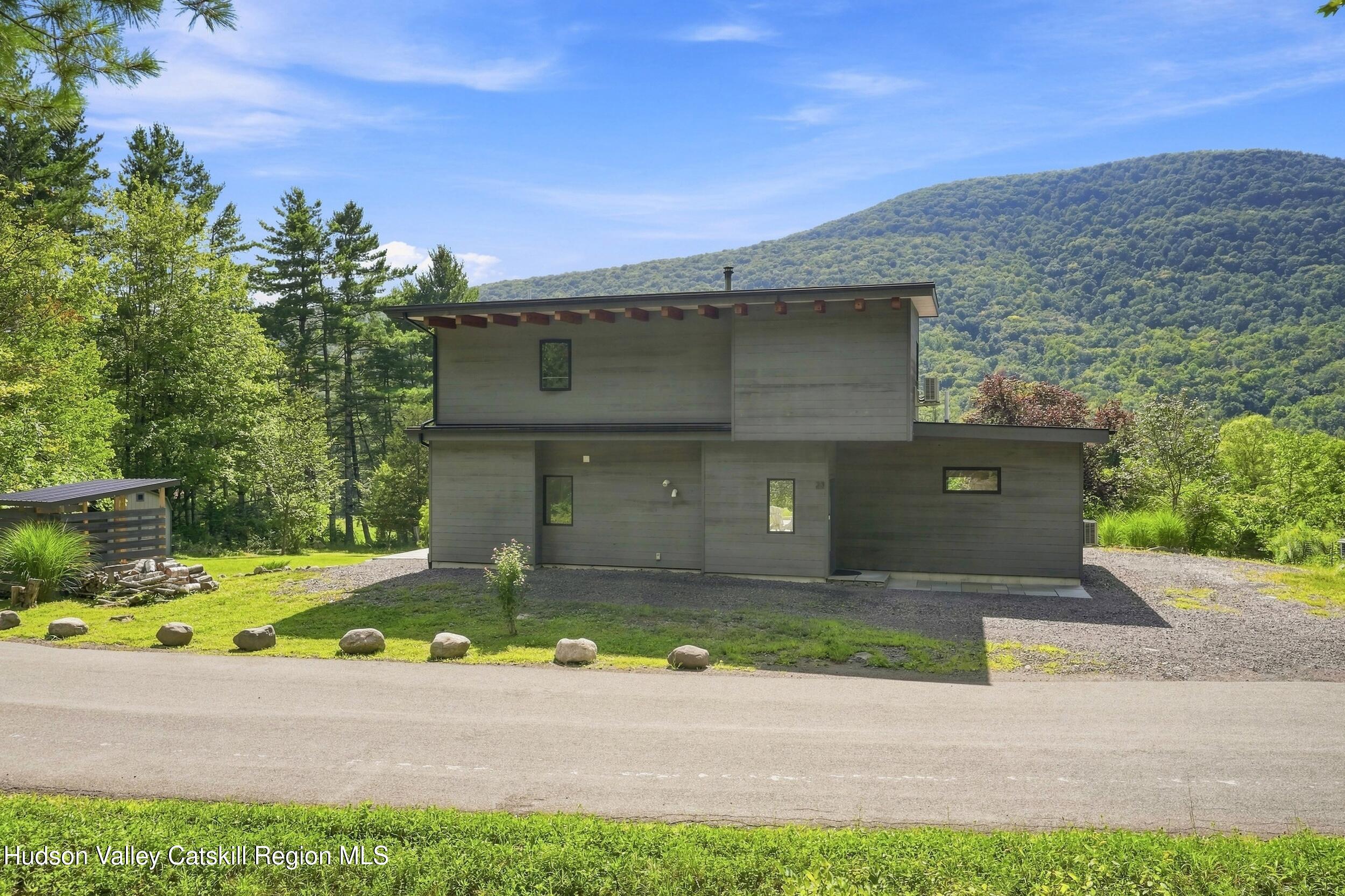 23 Traver Hollow Road