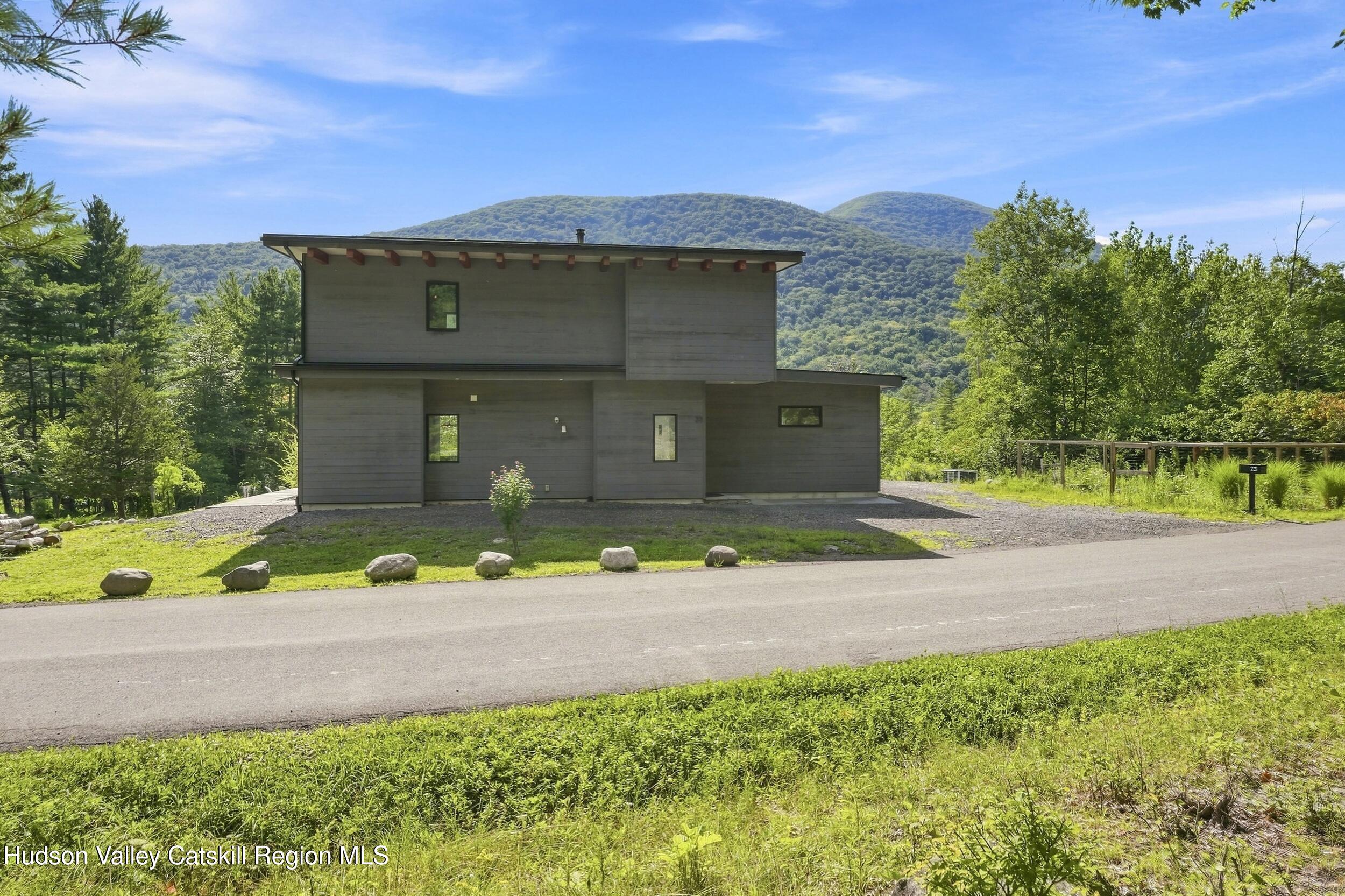 23 Traver Hollow Road