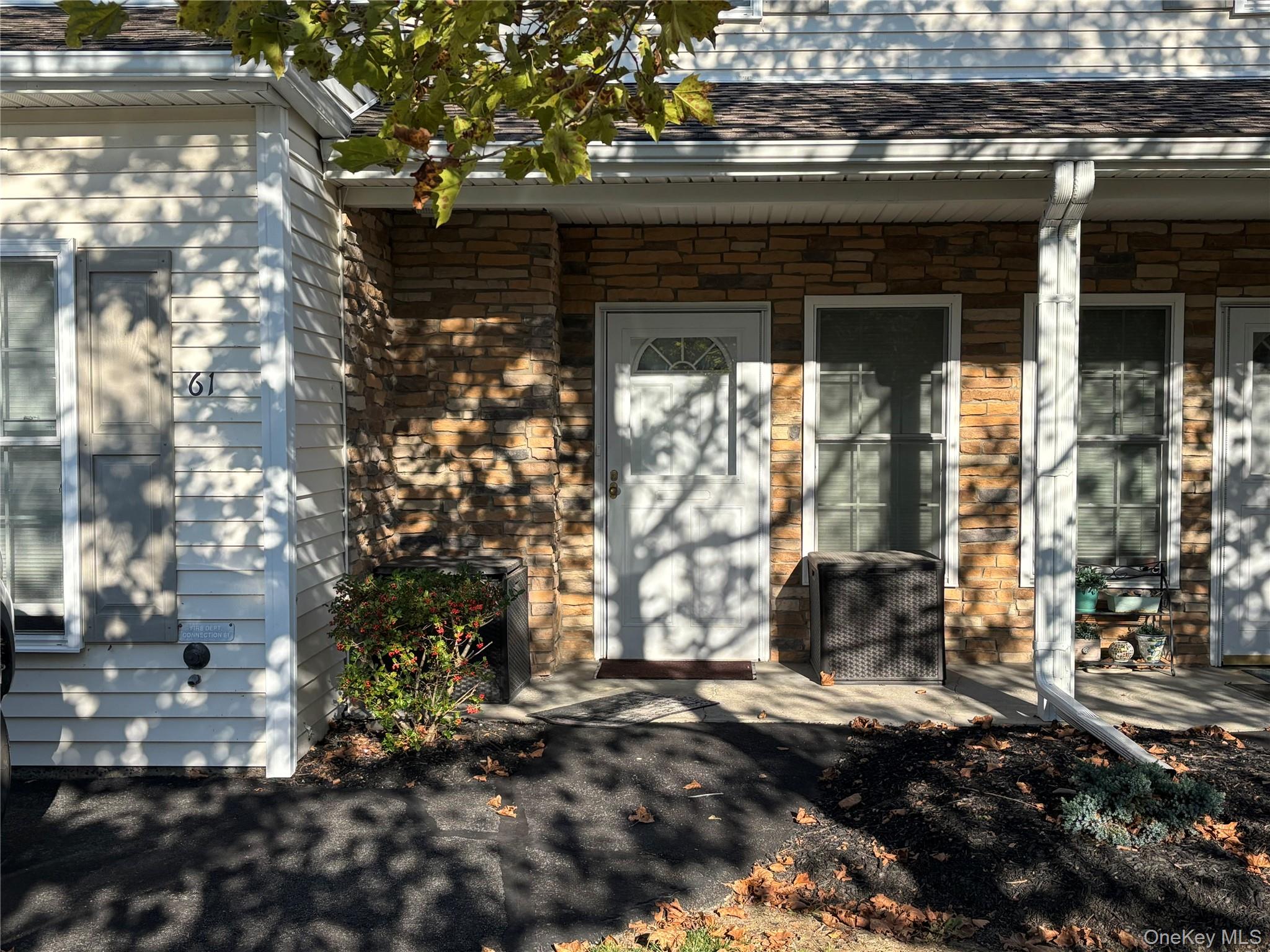 61 Aveonis Court
