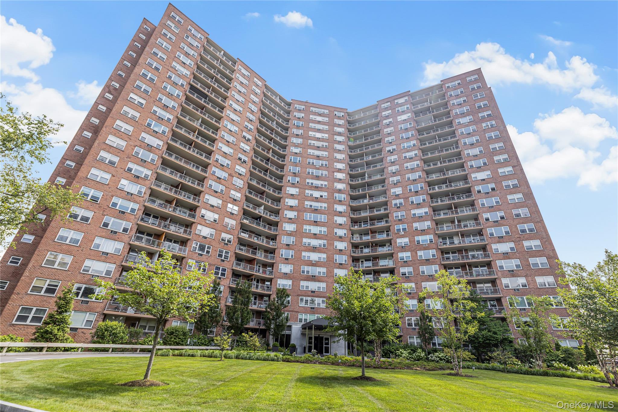 5900 Arlington Avenue Unit: 11N