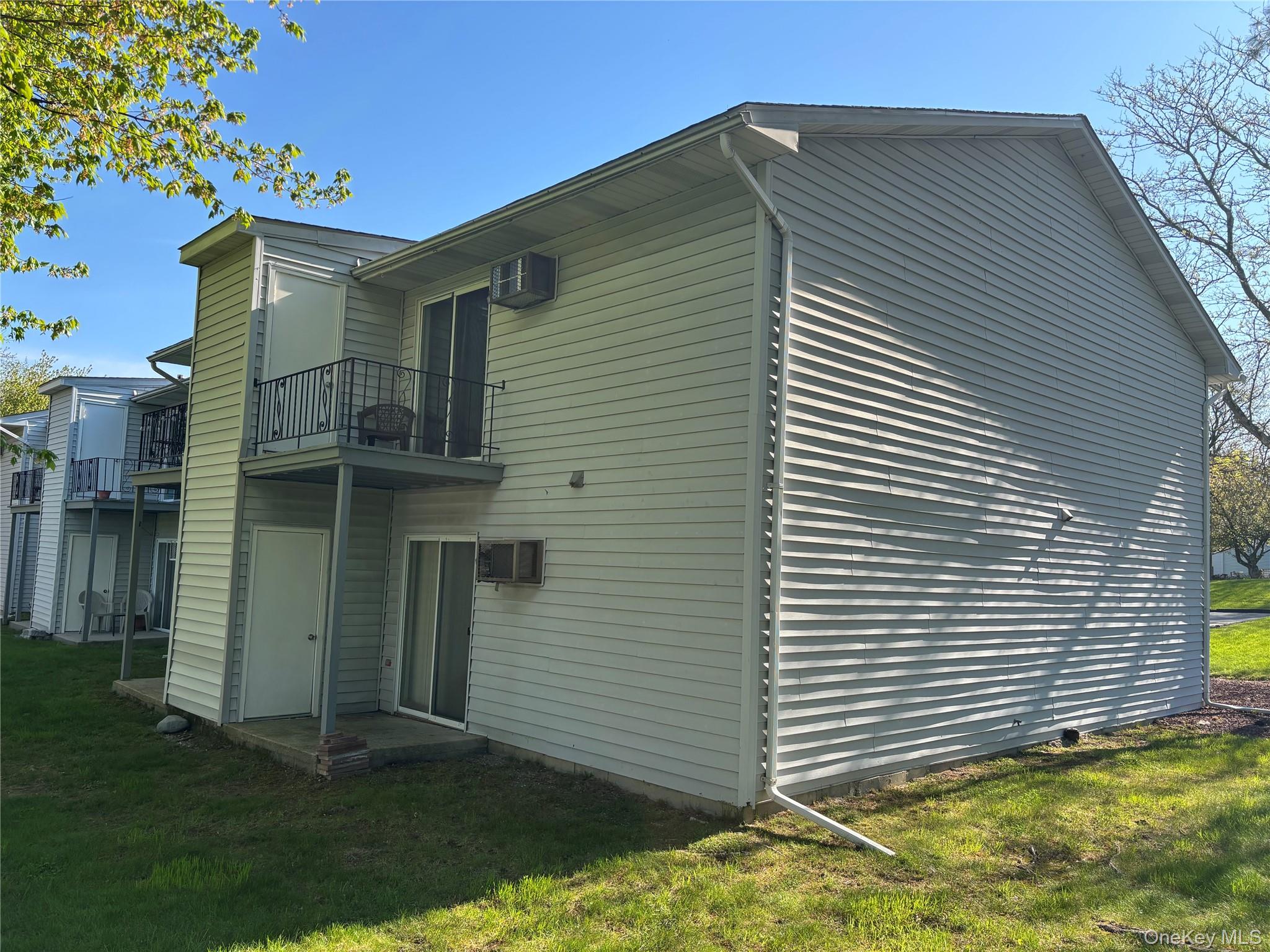 4 Locust Court Unit: F