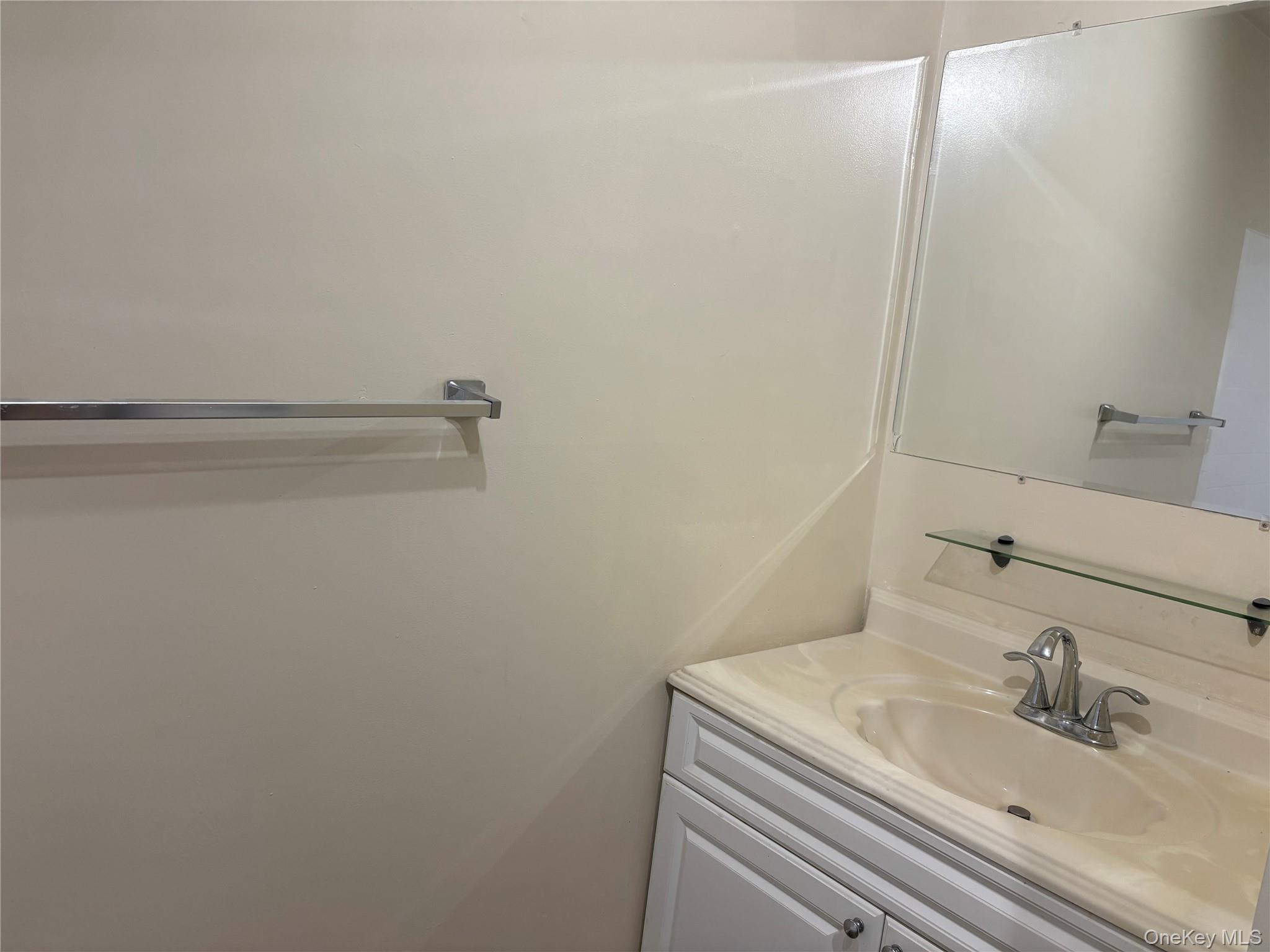 4 Locust Court Unit: F