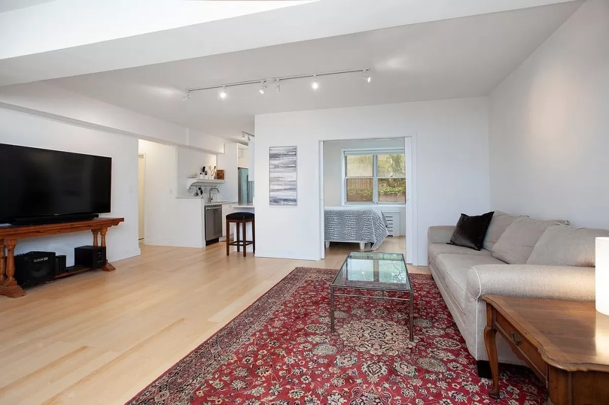 350 E 30th Street 1D