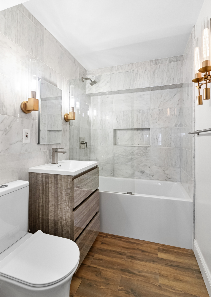 421 HUDSON Street 607