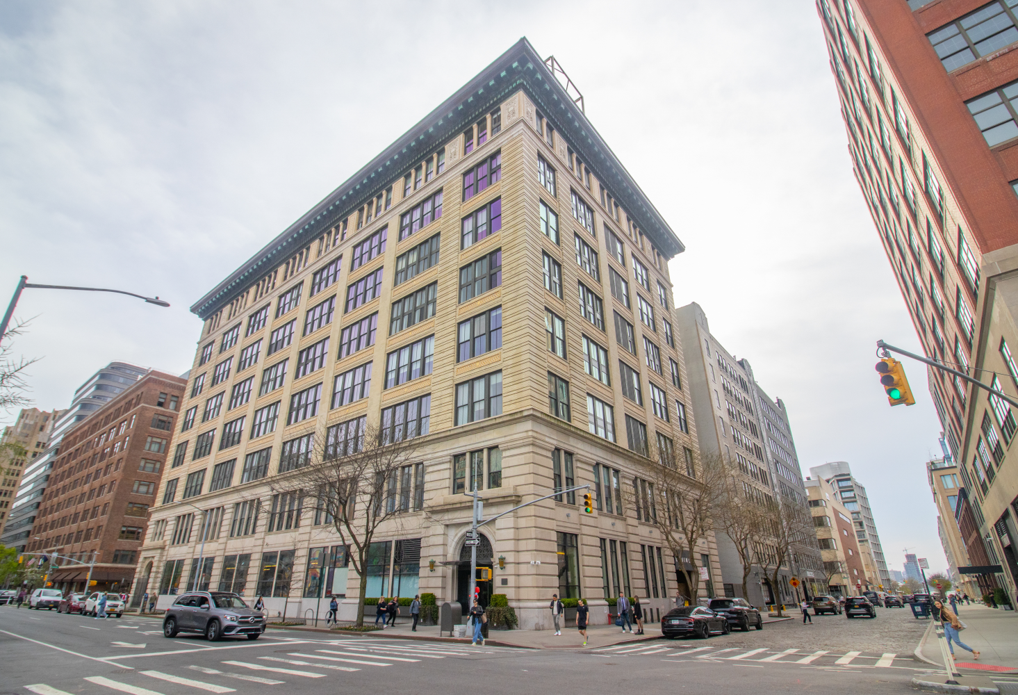 421 HUDSON Street 607
