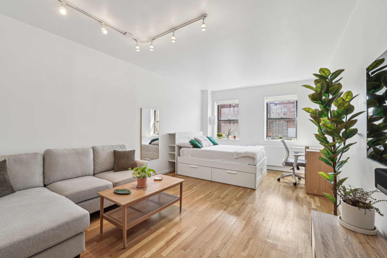 186 W 80TH Street 7F
