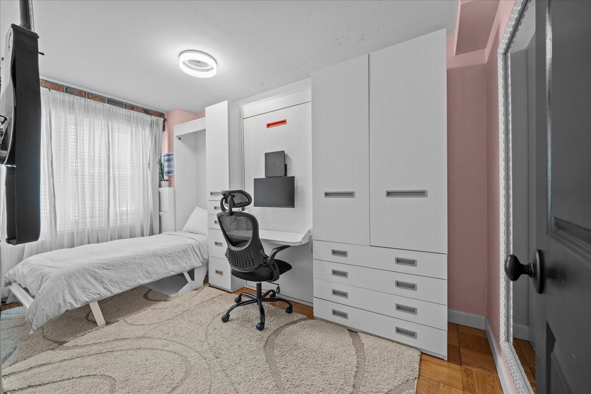 136 E 56TH Street 2J