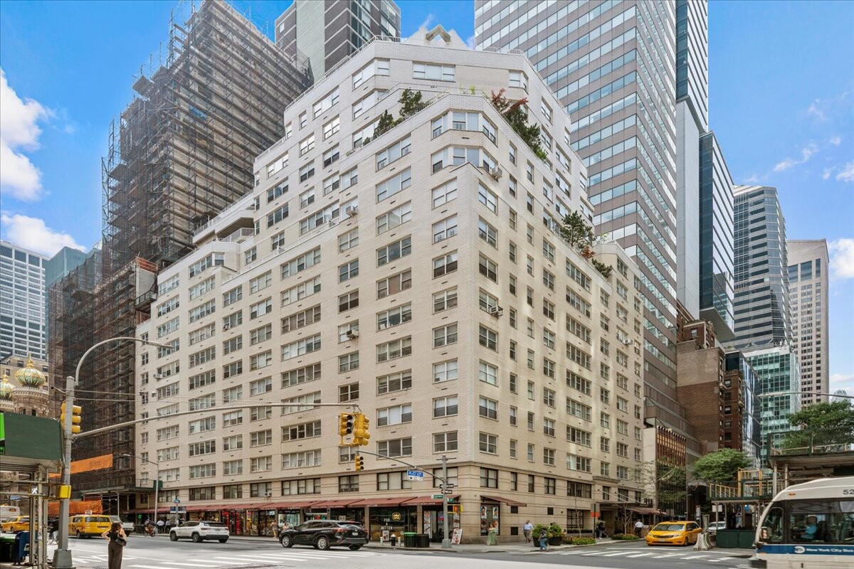 136 E 56TH Street 2J