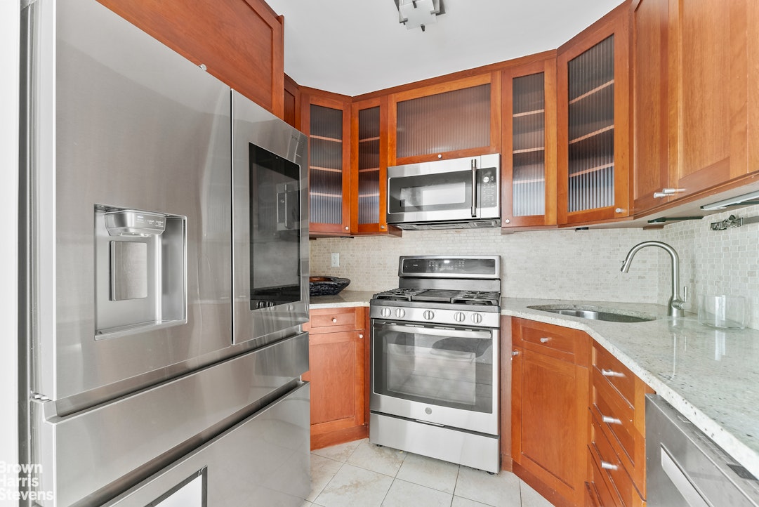 222 E 80TH Street 4G