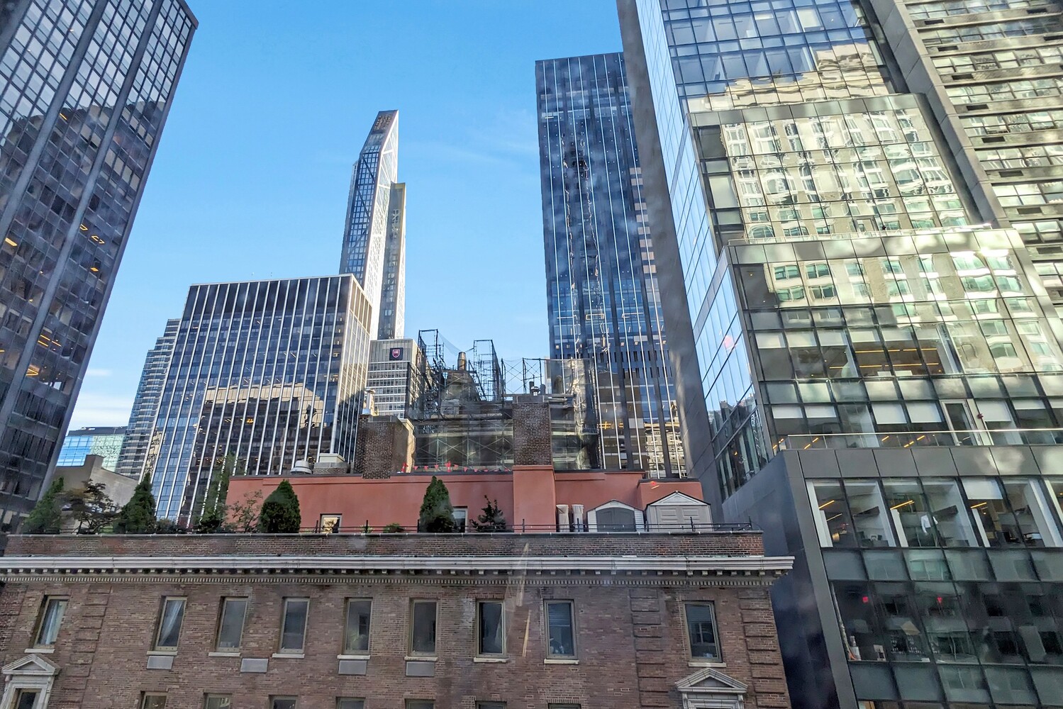 100 W 57TH Street 18I