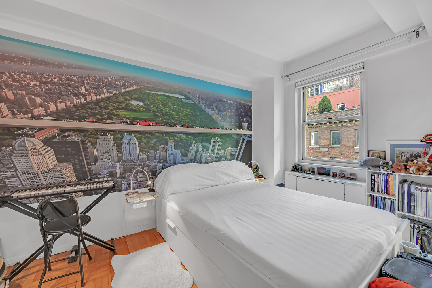 100 W 57TH Street 18I