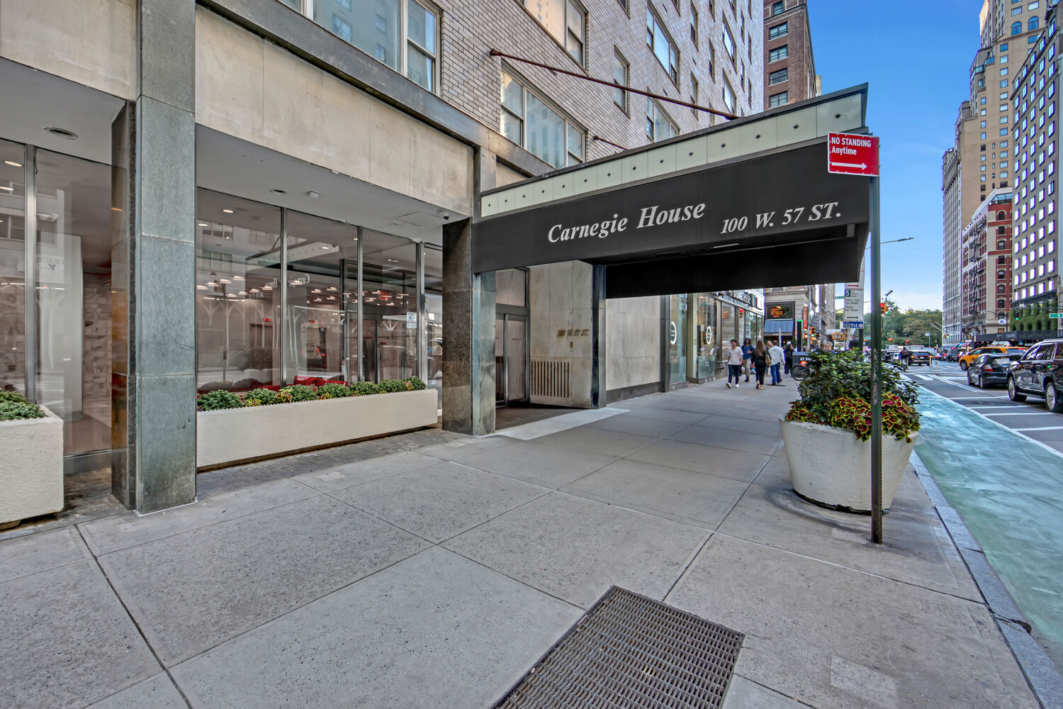 100 W 57TH Street 18I