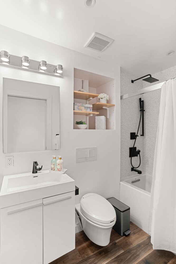 225 E 86TH Street 204