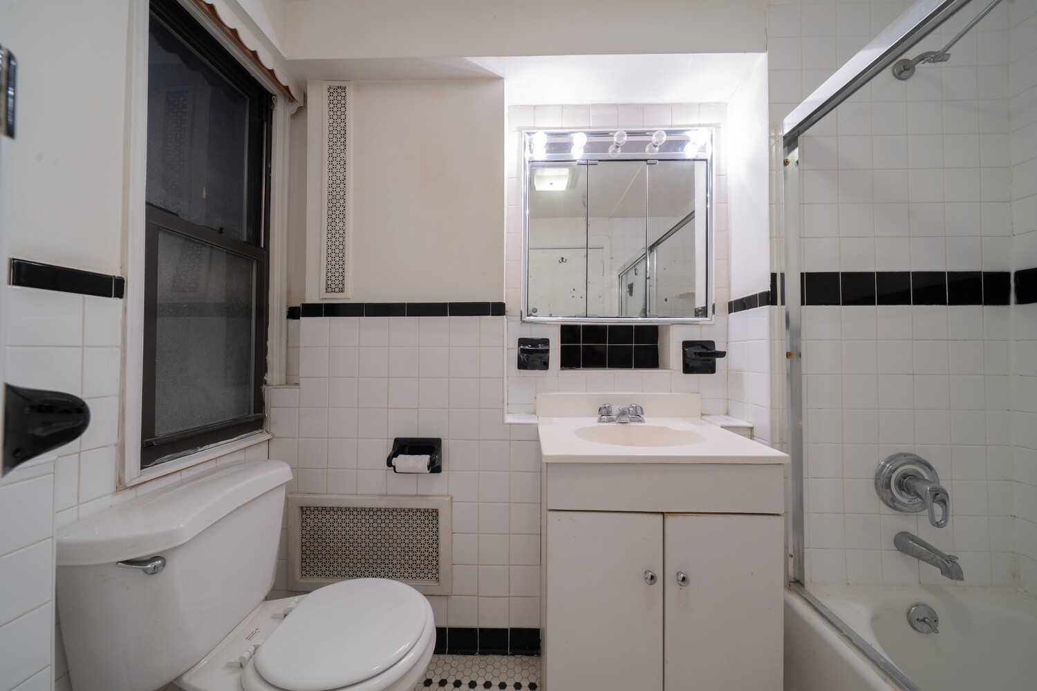 233 E 88TH Street 3E