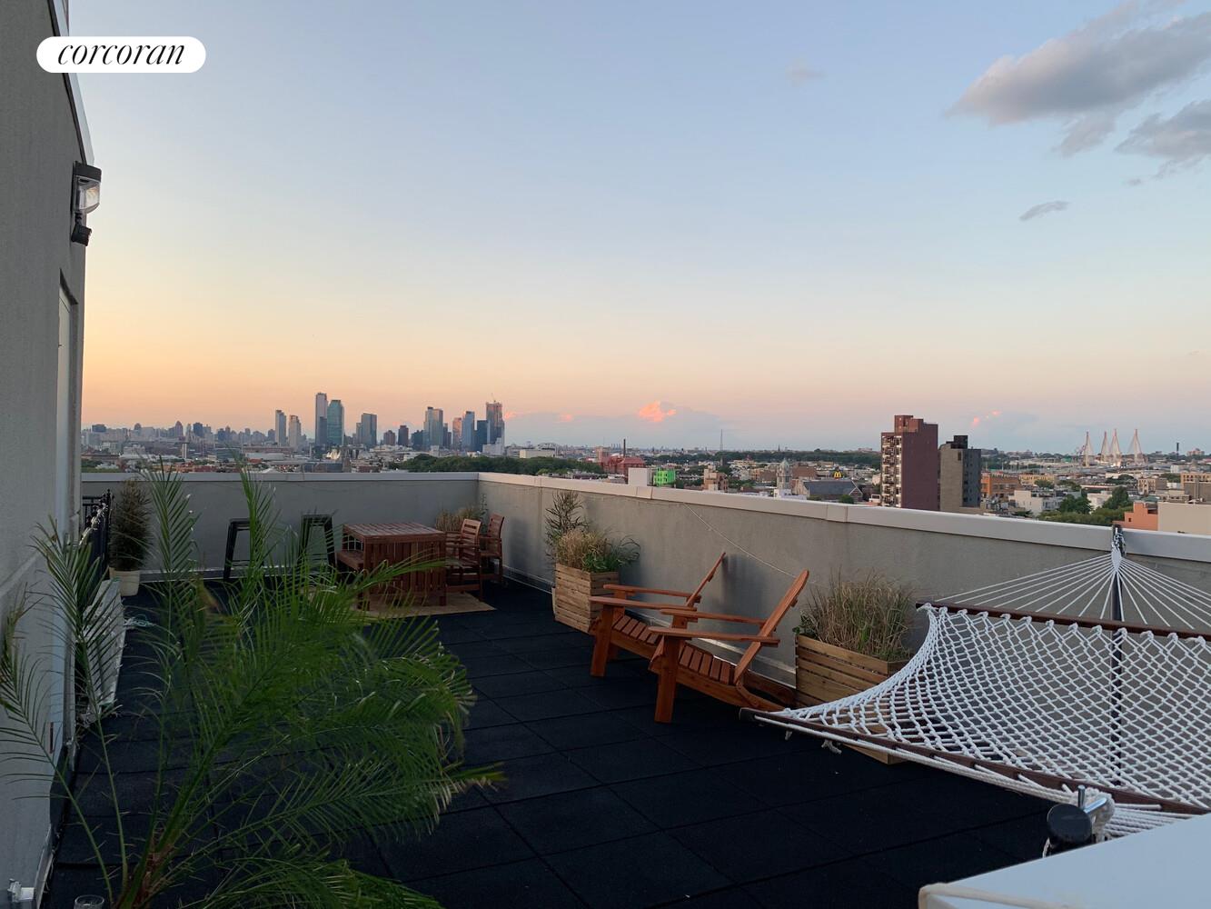 139 SKILLMAN Avenue 5C