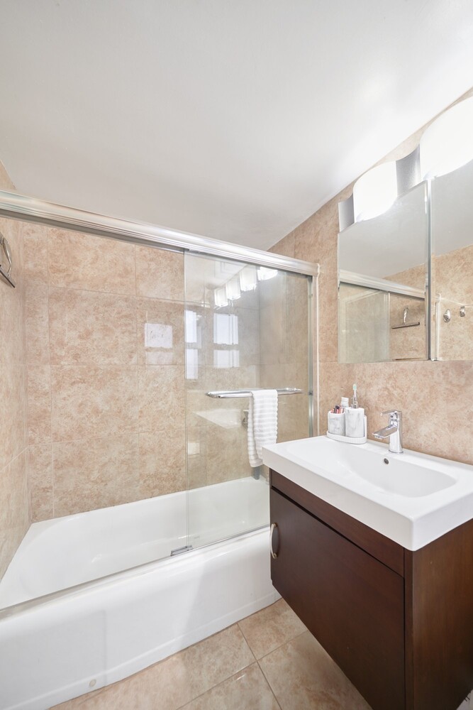 220 E 57TH Street 14J