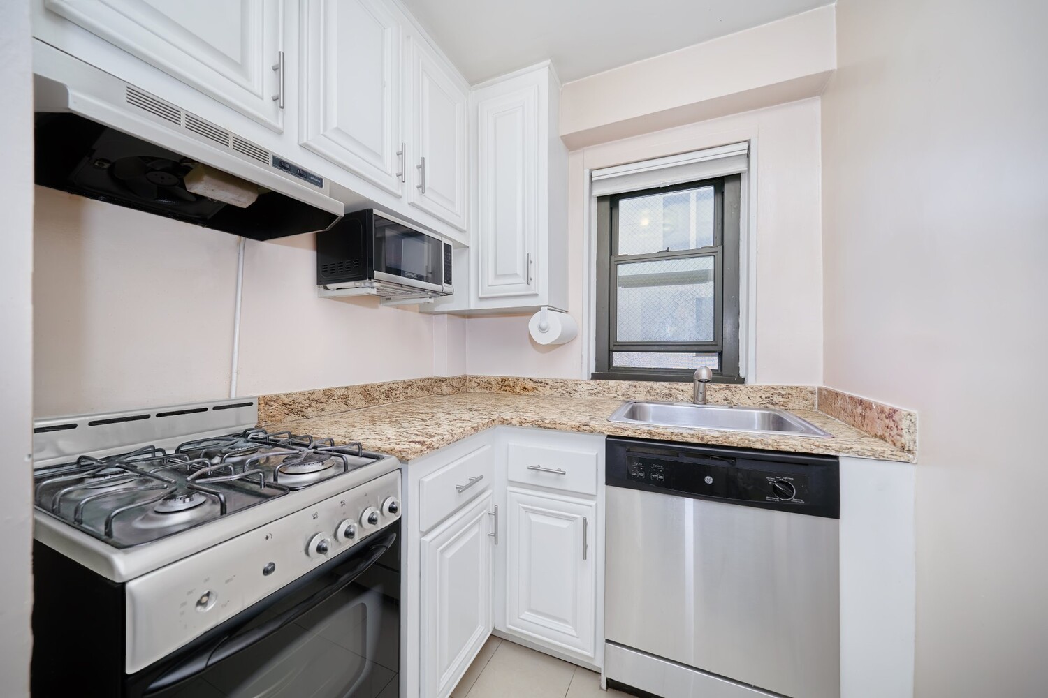 220 E 57TH Street 14J