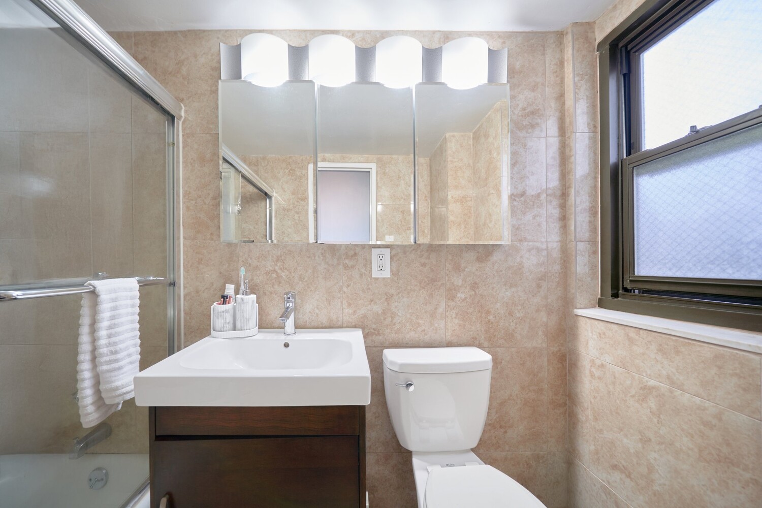 220 E 57TH Street 14J