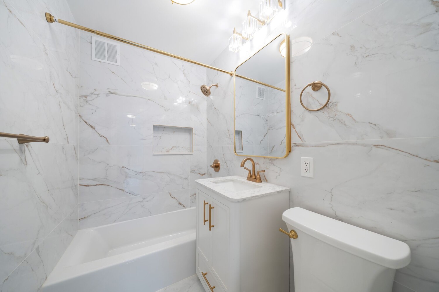 35-20 LEVERICH Street A403