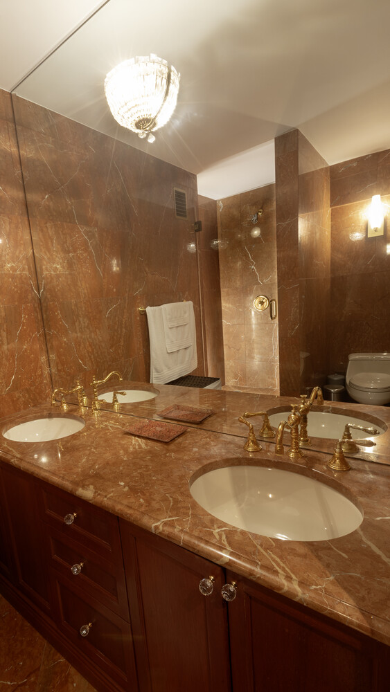 225 E 57TH Street 5G