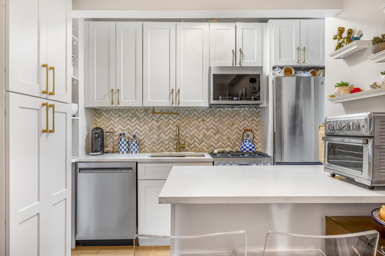 227 E 57TH Street 8B