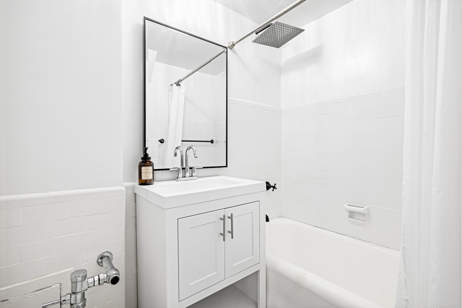 25 TUDOR CITY Place 1316