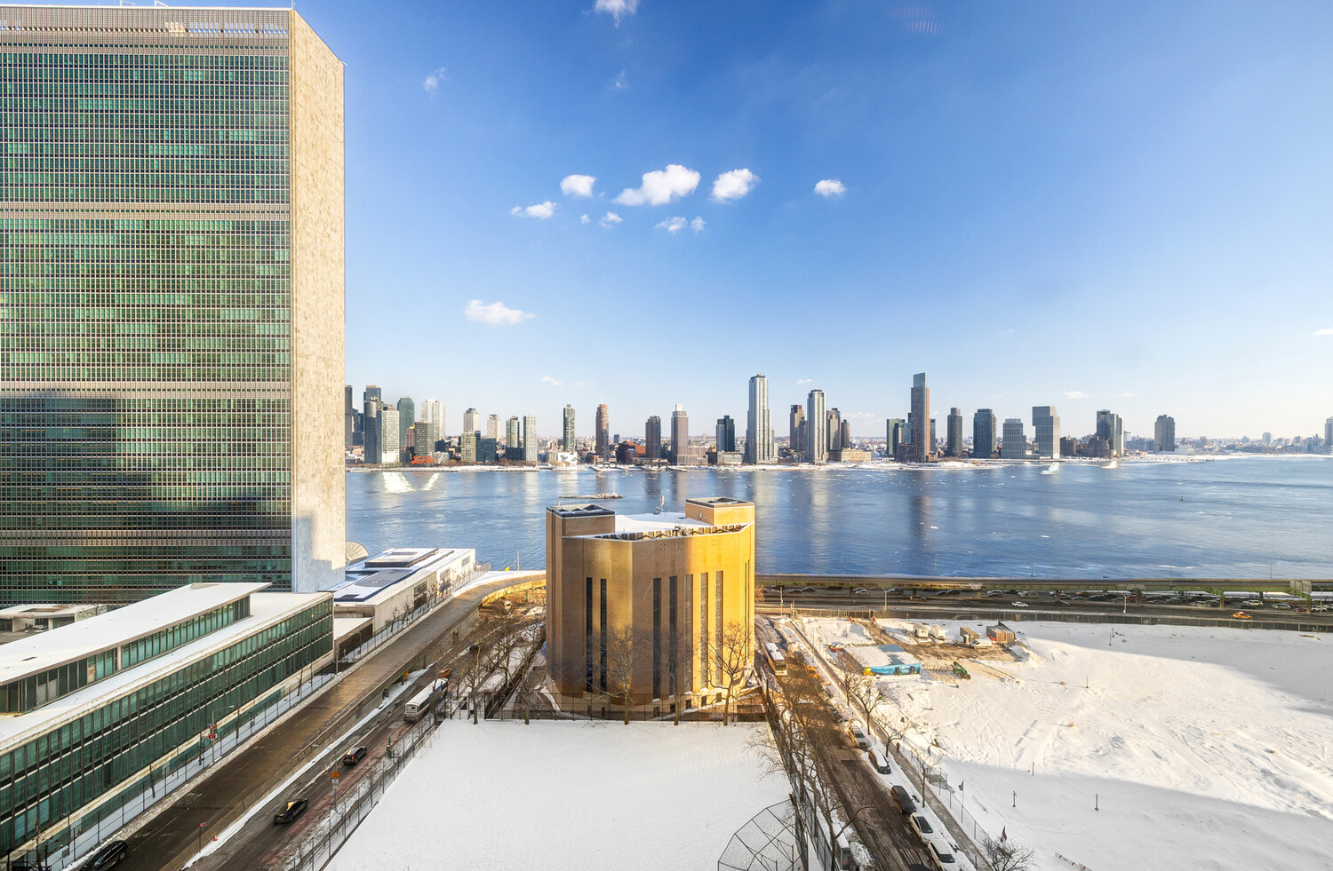 25 TUDOR CITY Place 1316