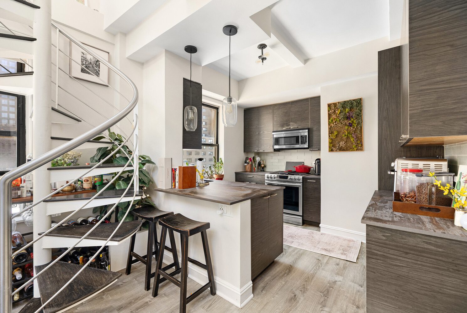 321 W 55TH Street 93