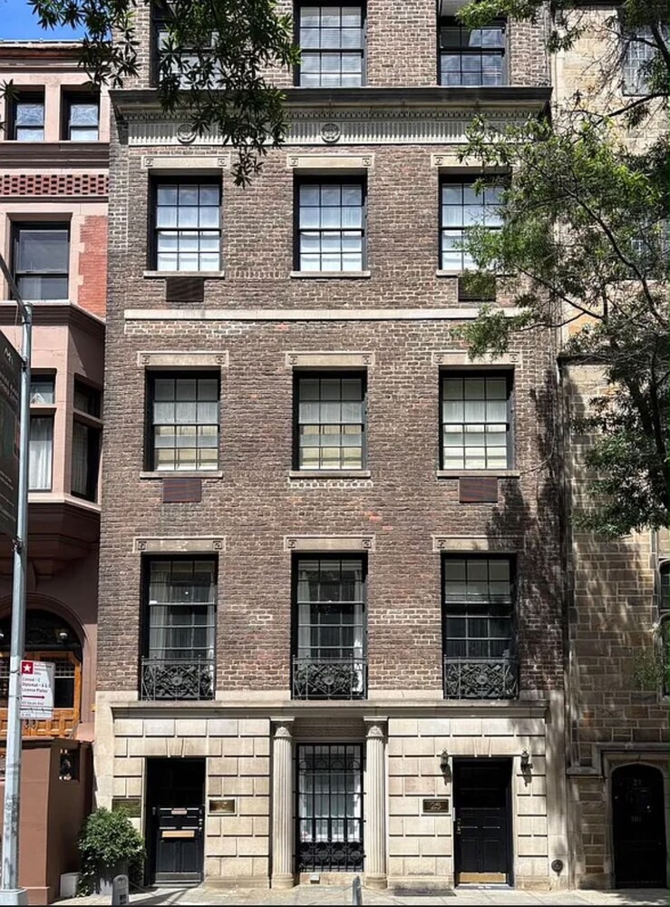 25 E 69TH Street 5B