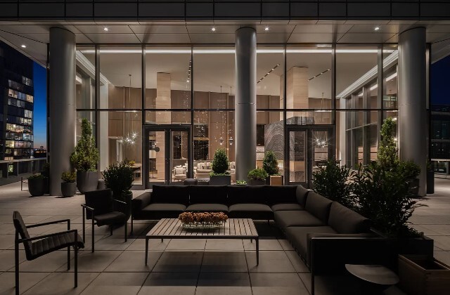 30 RIVERSIDE Boulevard 21M